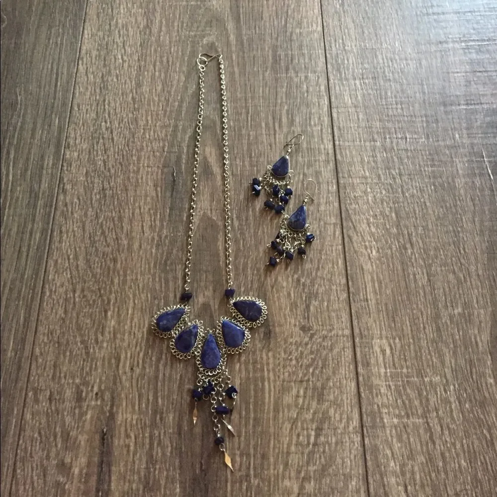‎Brand new Necklace and earring set